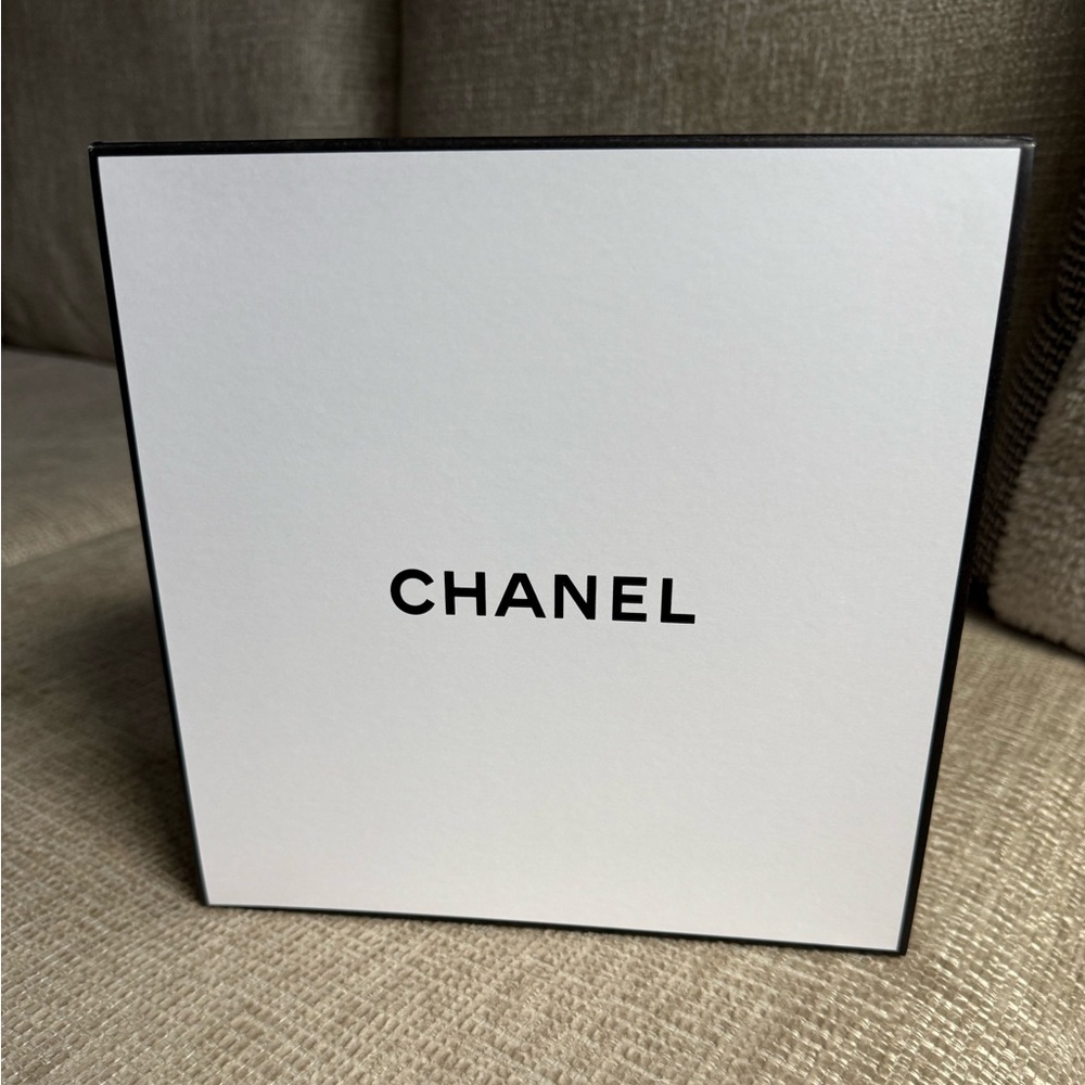 Chanel White and Black Box Hard structured with ribbon